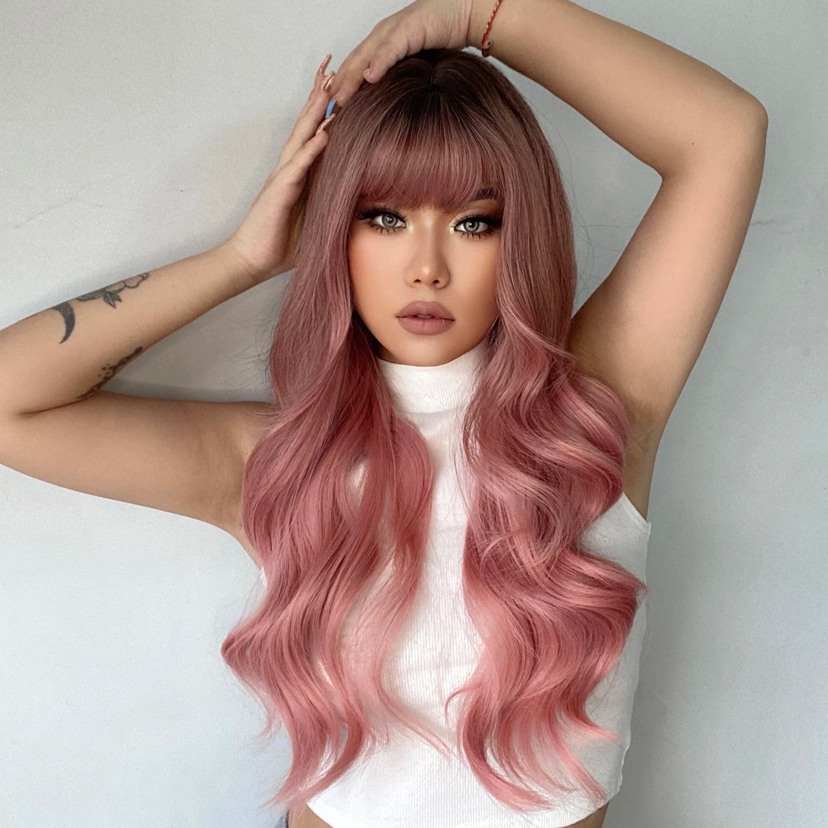 Gray Pink Long Wavy Synthetic Hair Wigs with Bangs for White Women Natural Cosplay Wave Black Ash Pink Wig Heat Resistant Fiber