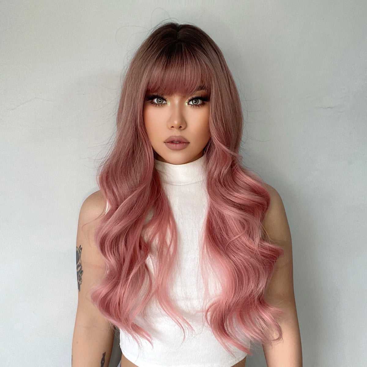 Gray Pink Long Wavy Synthetic Hair Wigs with Bangs for White Women Natural Cosplay Wave Black Ash Pink Wig Heat Resistant Fiber