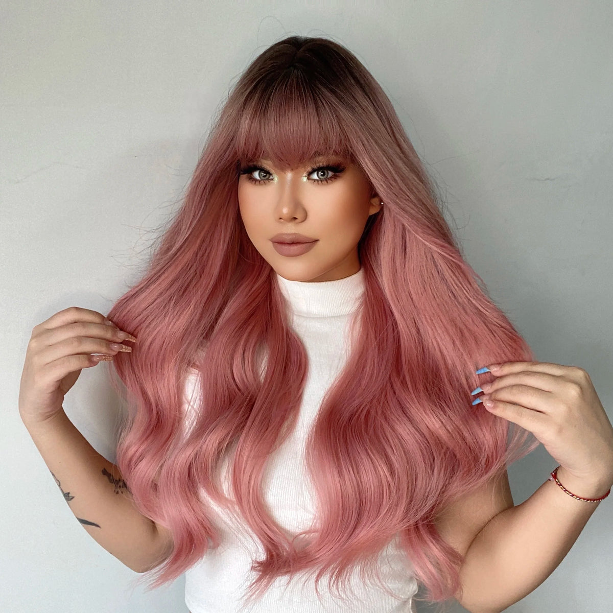 Gray Pink Long Wavy Synthetic Hair Wigs with Bangs for White Women Natural Cosplay Wave Black Ash Pink Wig Heat Resistant Fiber